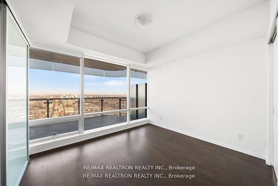 1 Bloor Street E, Unit 6010 thumbnail 28