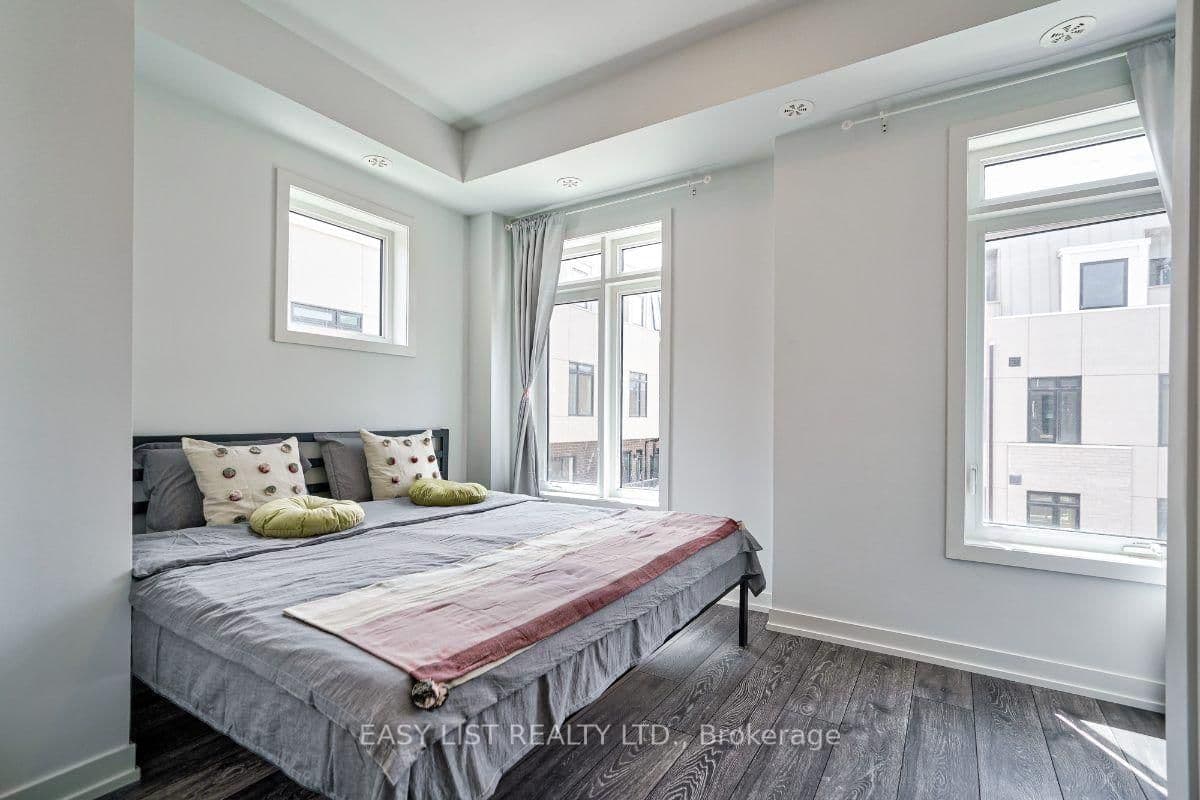 27 Spruce Pines Crescent thumbnail 14