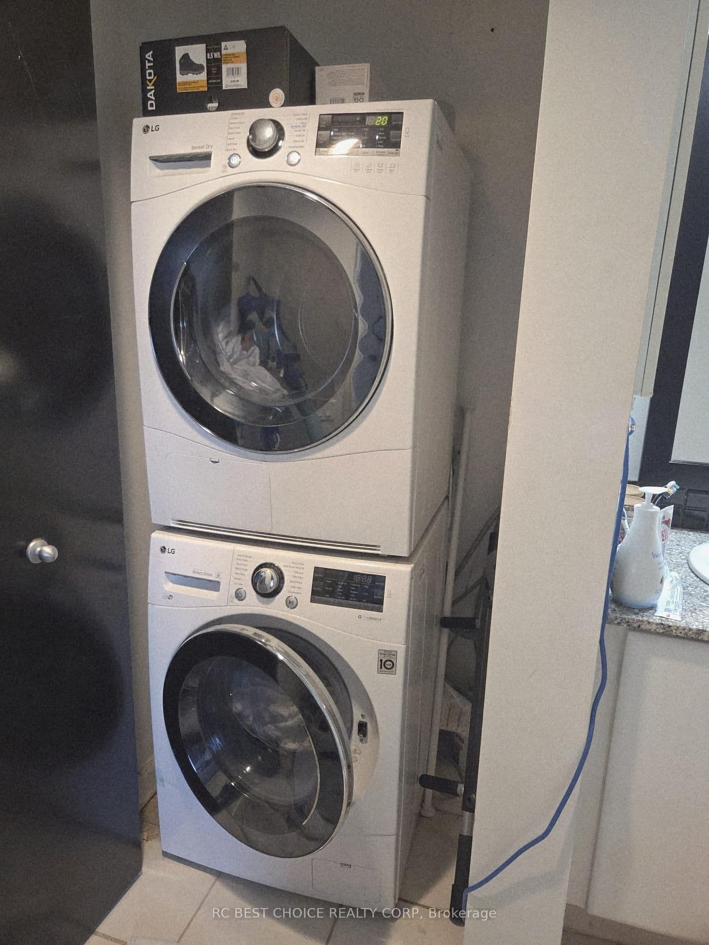 33 Sheppard Avenue, Unit 611 thumbnail 13