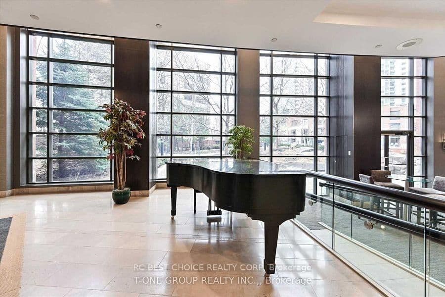 33 Sheppard Avenue, Unit 611 thumbnail 4