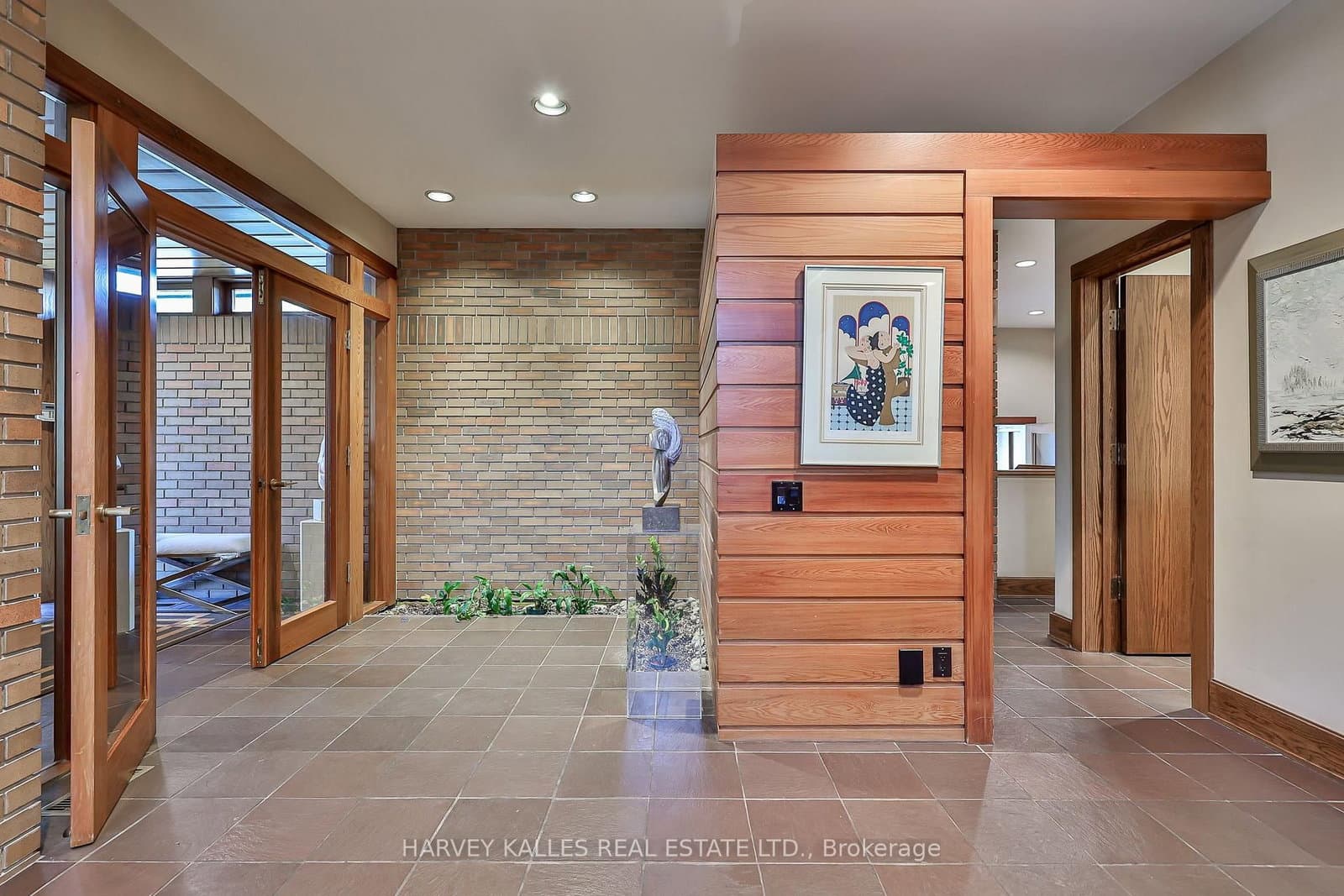 223 Hillhurst Boulevard thumbnail 3