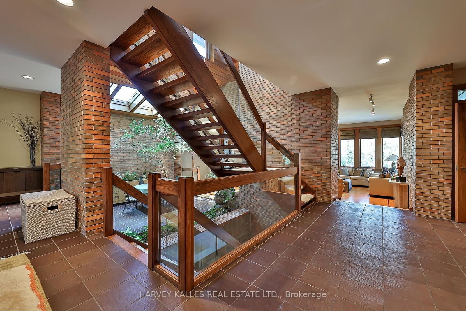 223 Hillhurst Boulevard thumbnail 5
