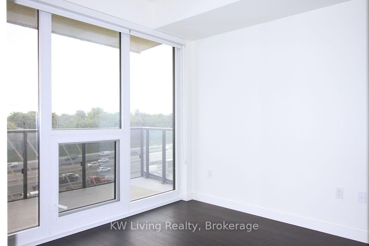 95 McMahon Drive, Unit 805 thumbnail 4