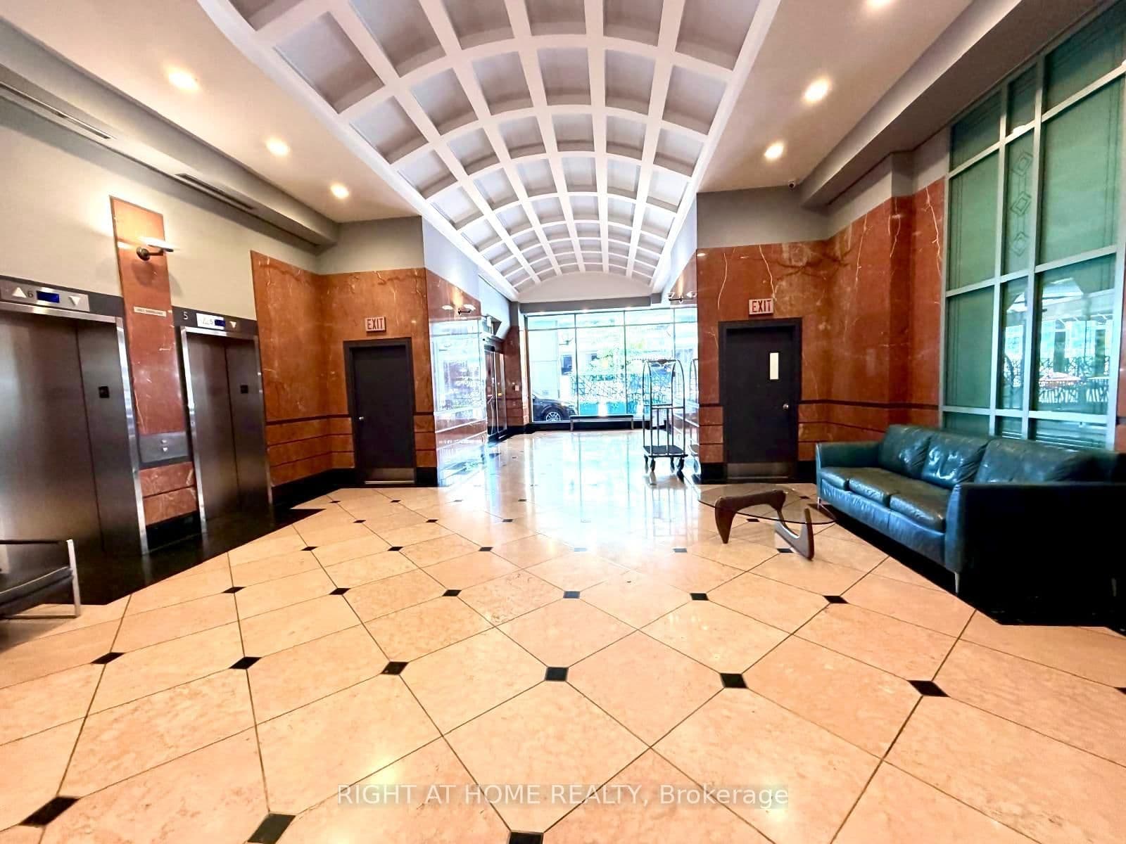 10 Queens Quay W, Unit 1712 thumbnail 3