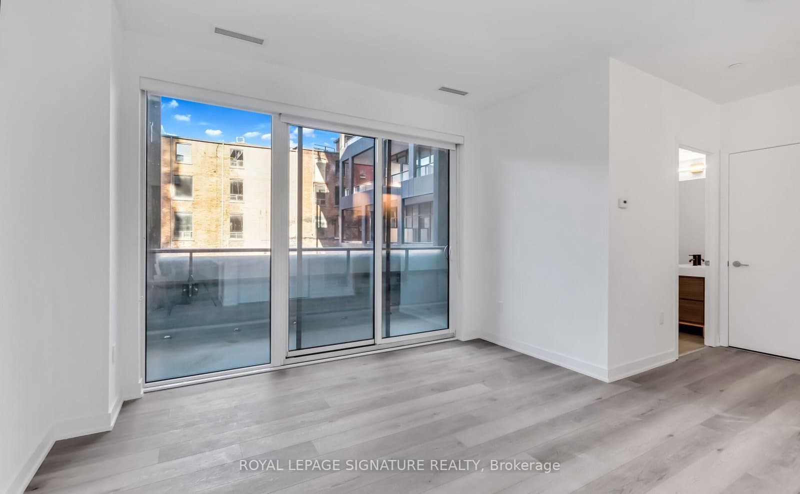 9 Tecumseth Street, Unit 503 thumbnail 3