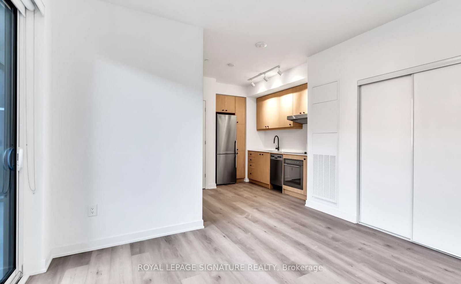 9 Tecumseth Street, Unit 503 thumbnail 6