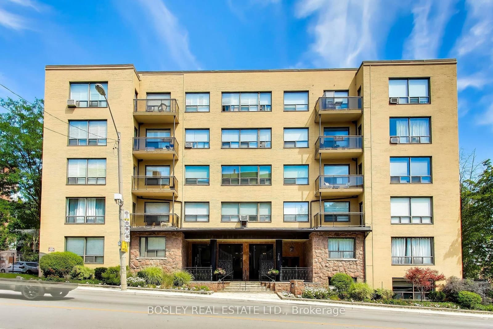 #306 - 740 Eglinton Avenue W