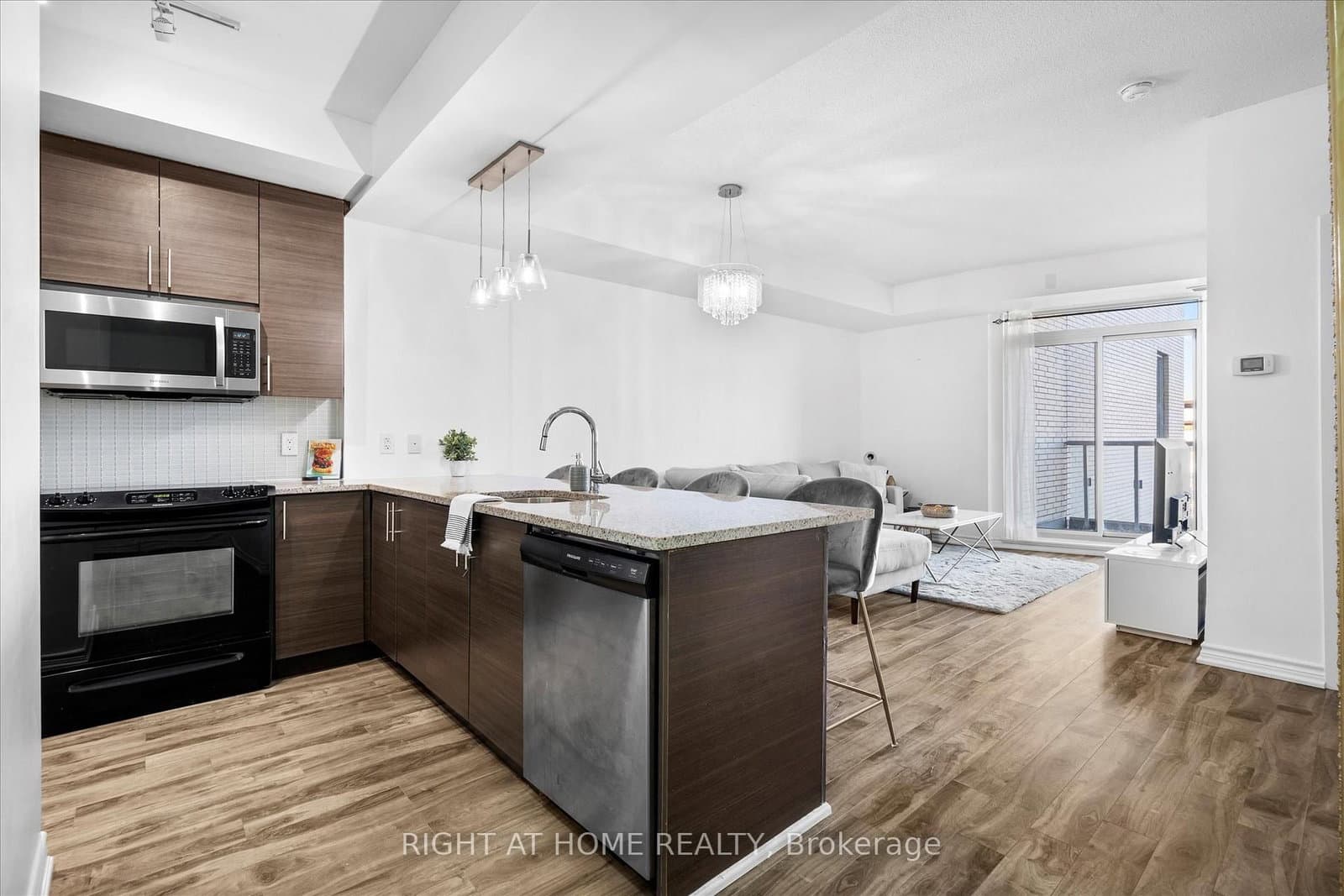 70 Forest Manor Road, Unit 217 thumbnail 6
