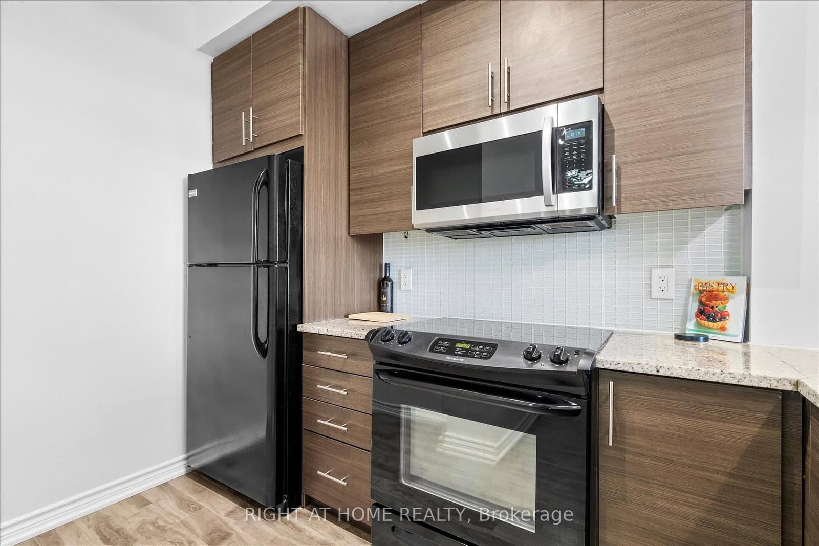70 Forest Manor Road, Unit 217 thumbnail 8