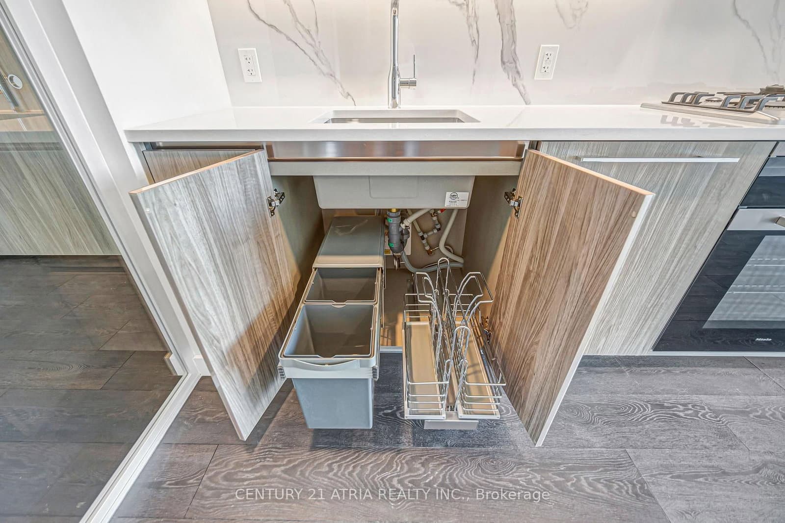 18 Esther Shiner Boulevard, Unit 210 thumbnail 10