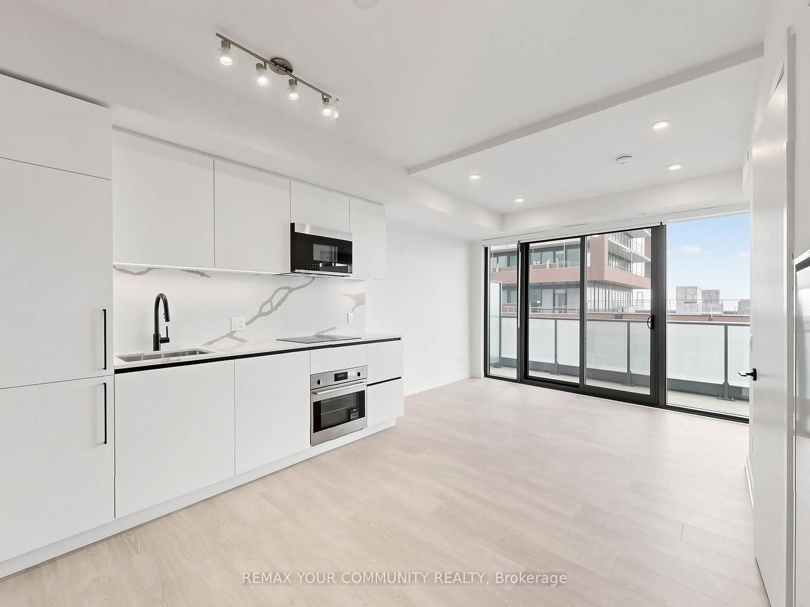 35 Parliament Street, Unit 2504 thumbnail 10