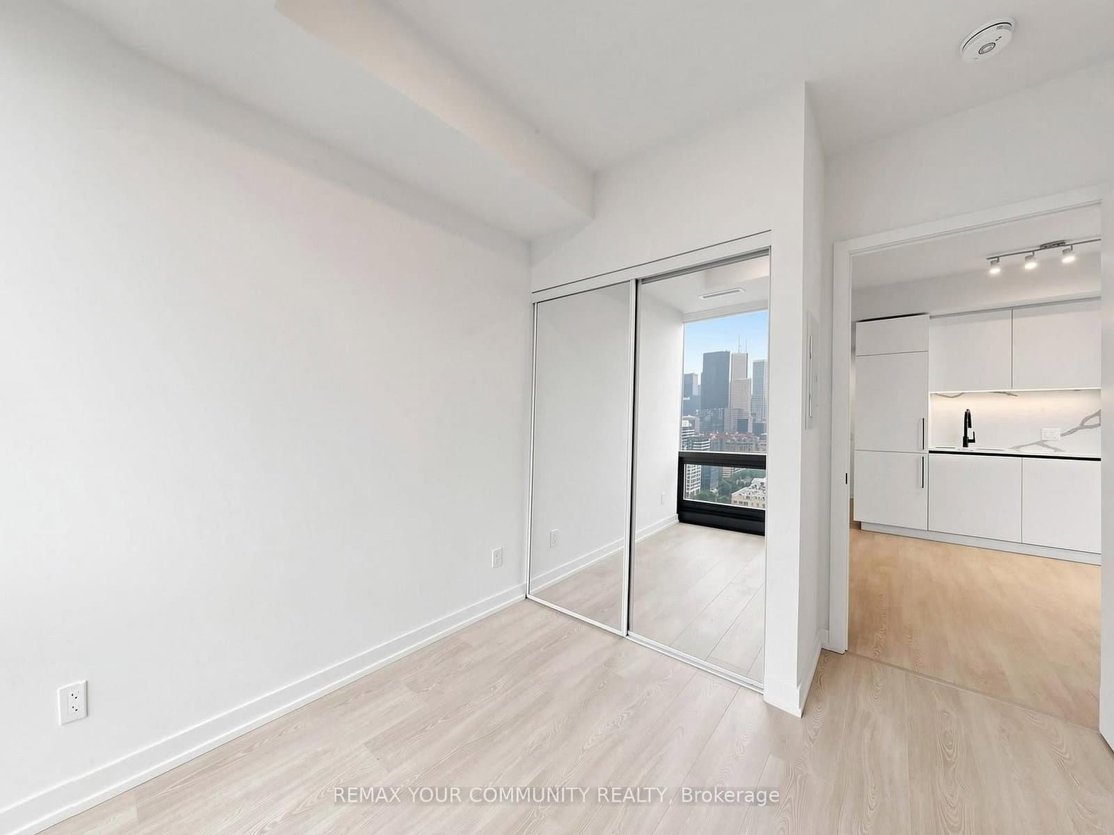 35 Parliament Street, Unit 2504 thumbnail 29