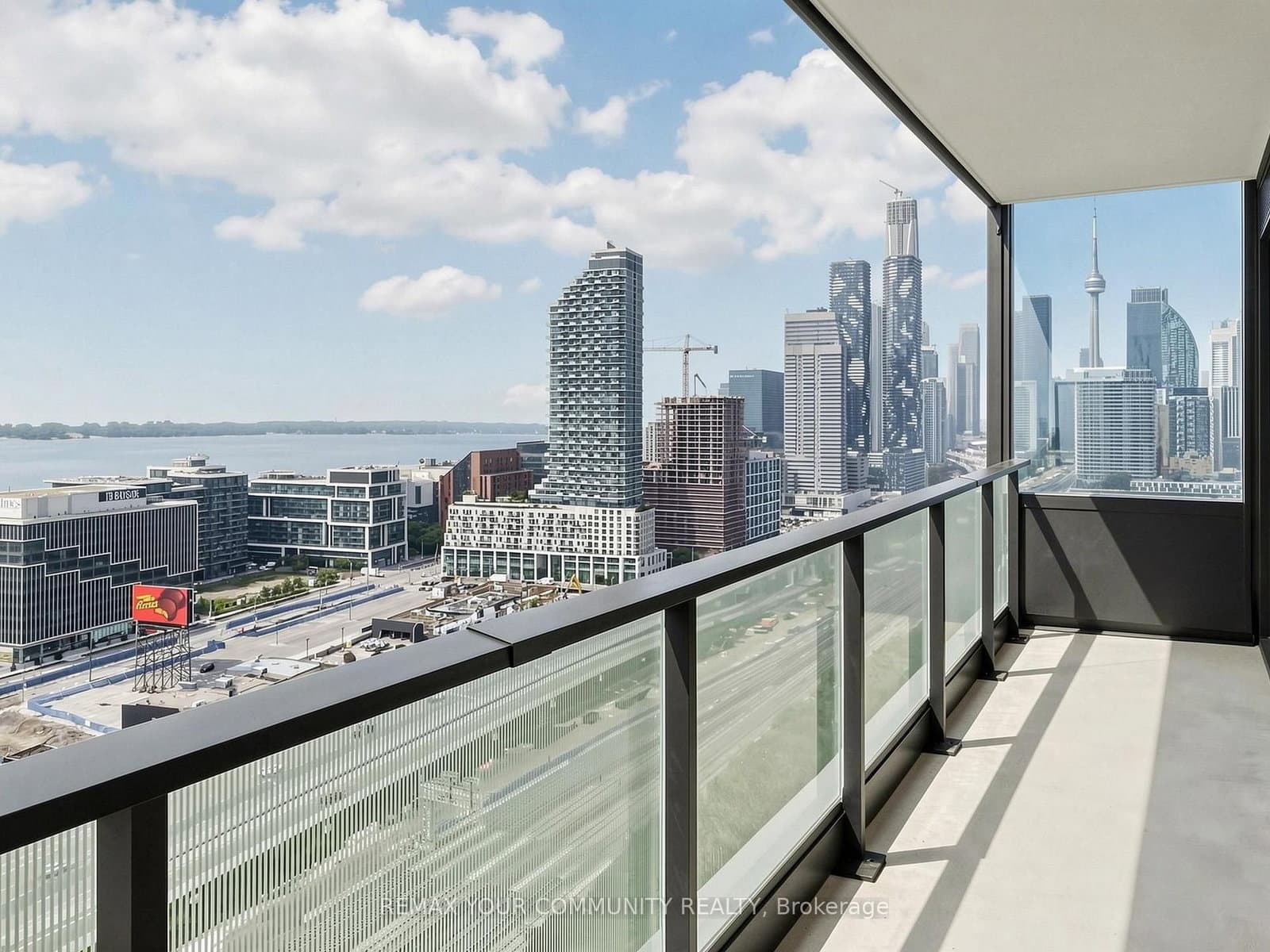 35 Parliament Street, Unit 2504 thumbnail 32