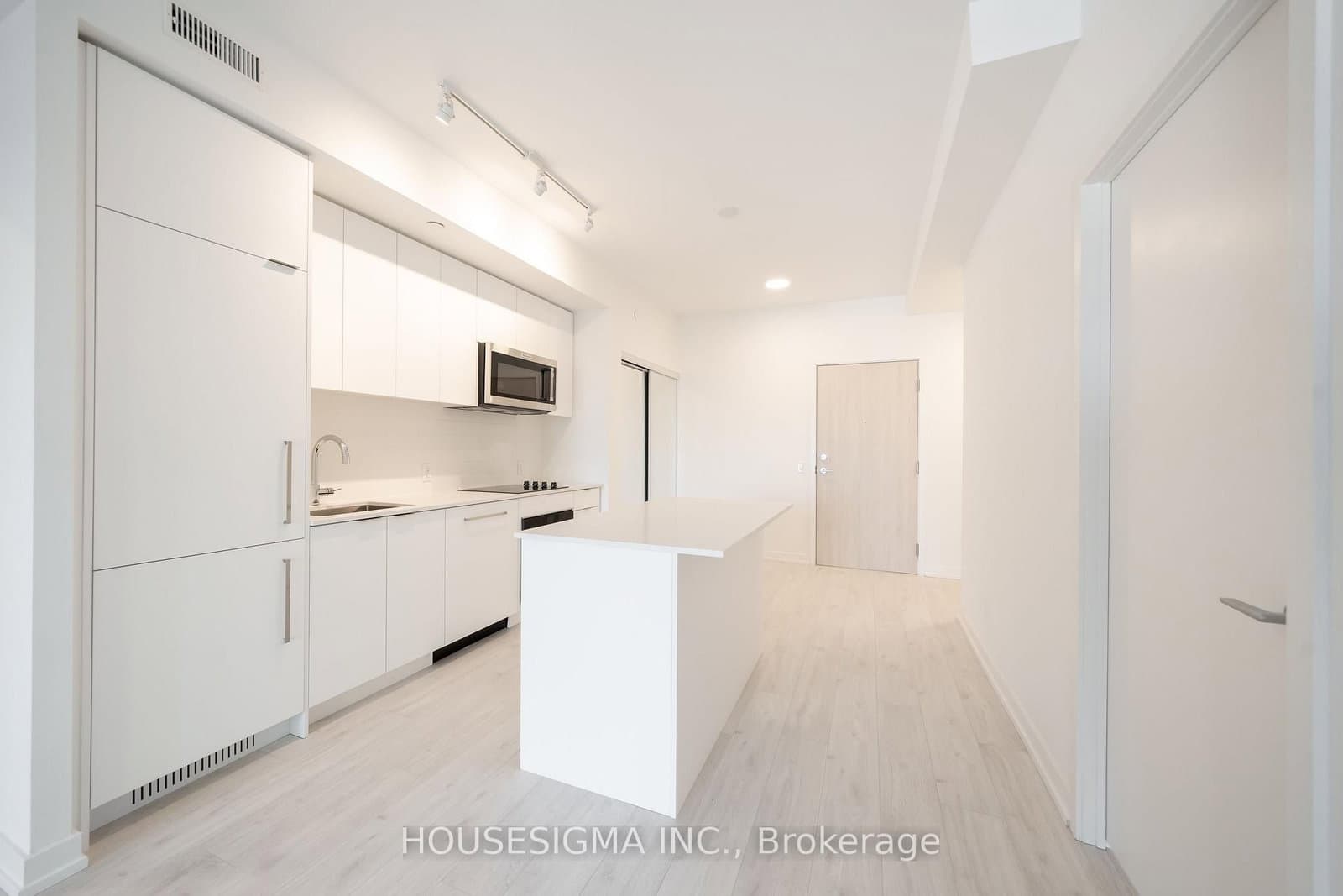 181 Sheppard Avenue E, Unit 703 thumbnail 2