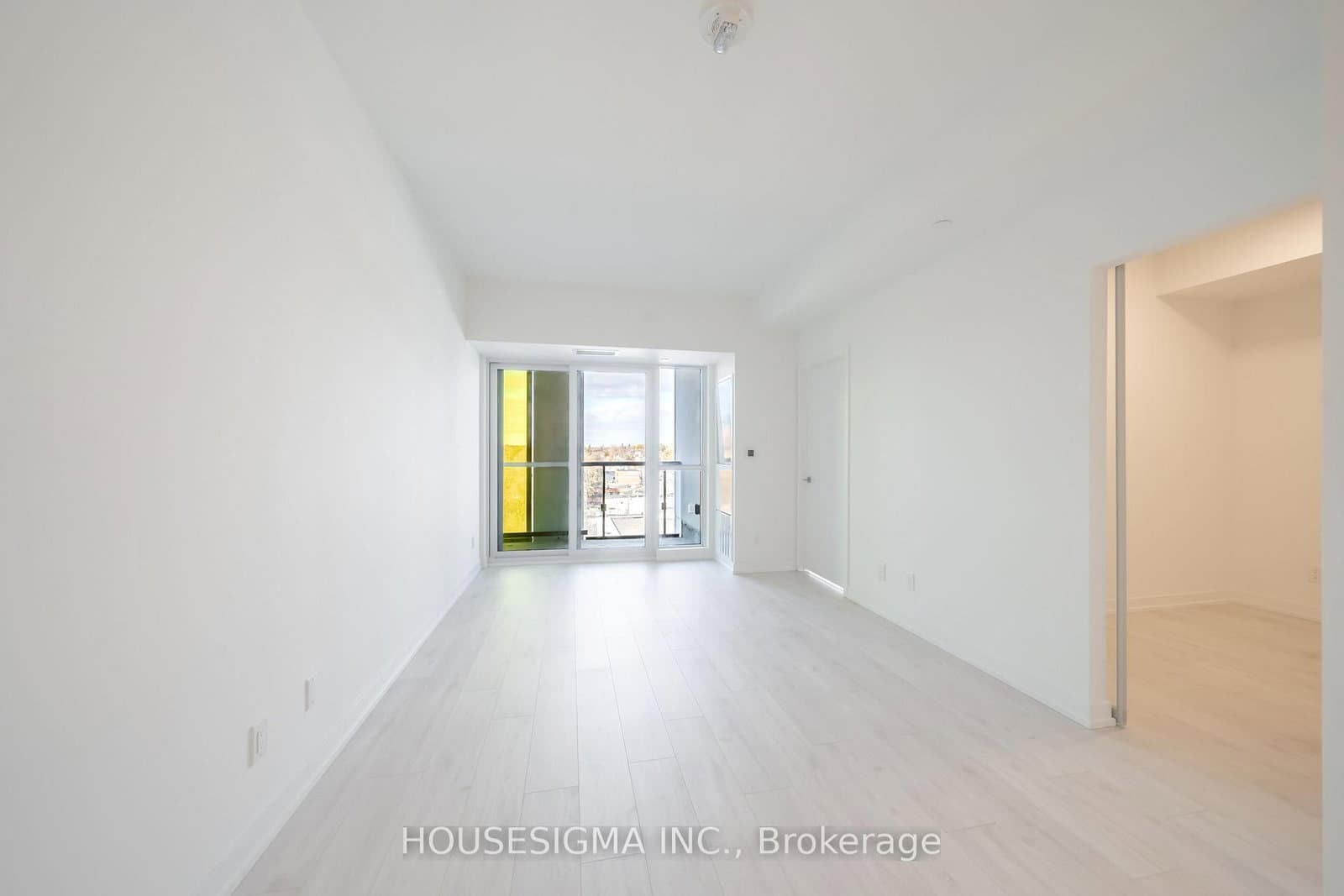 181 Sheppard Avenue E, Unit 703 thumbnail 3