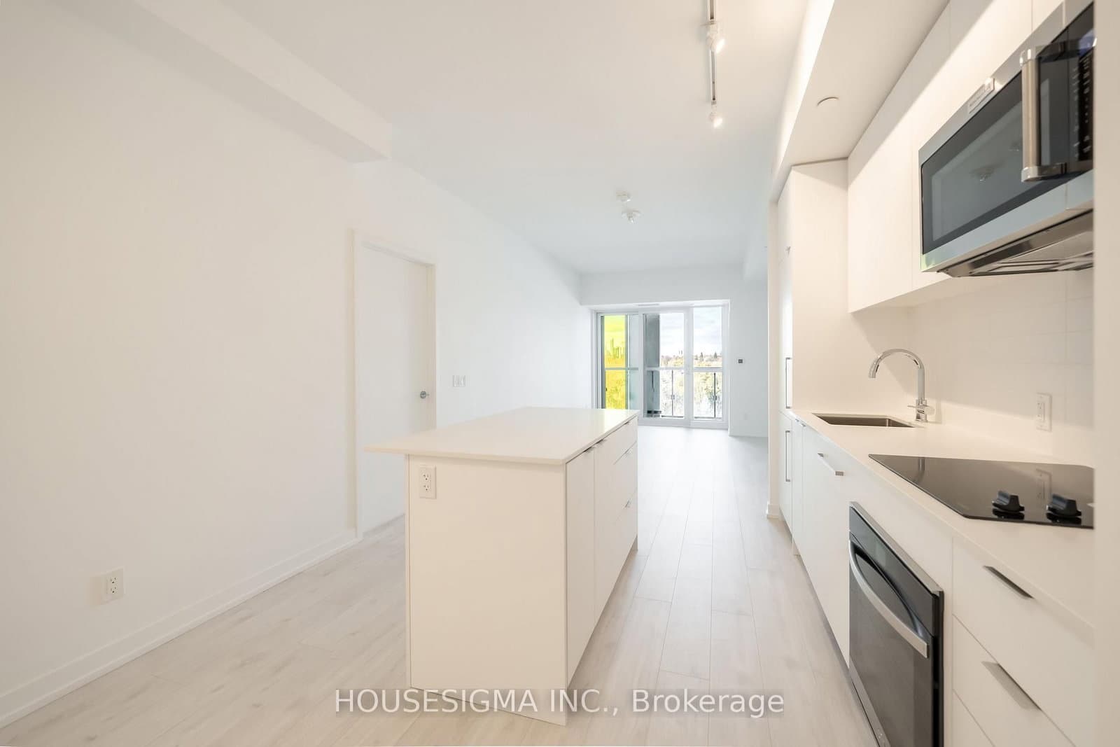 181 Sheppard Avenue E, Unit 703 thumbnail 4