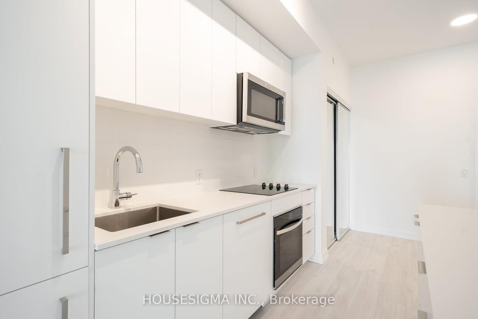181 Sheppard Avenue E, Unit 703 thumbnail 5