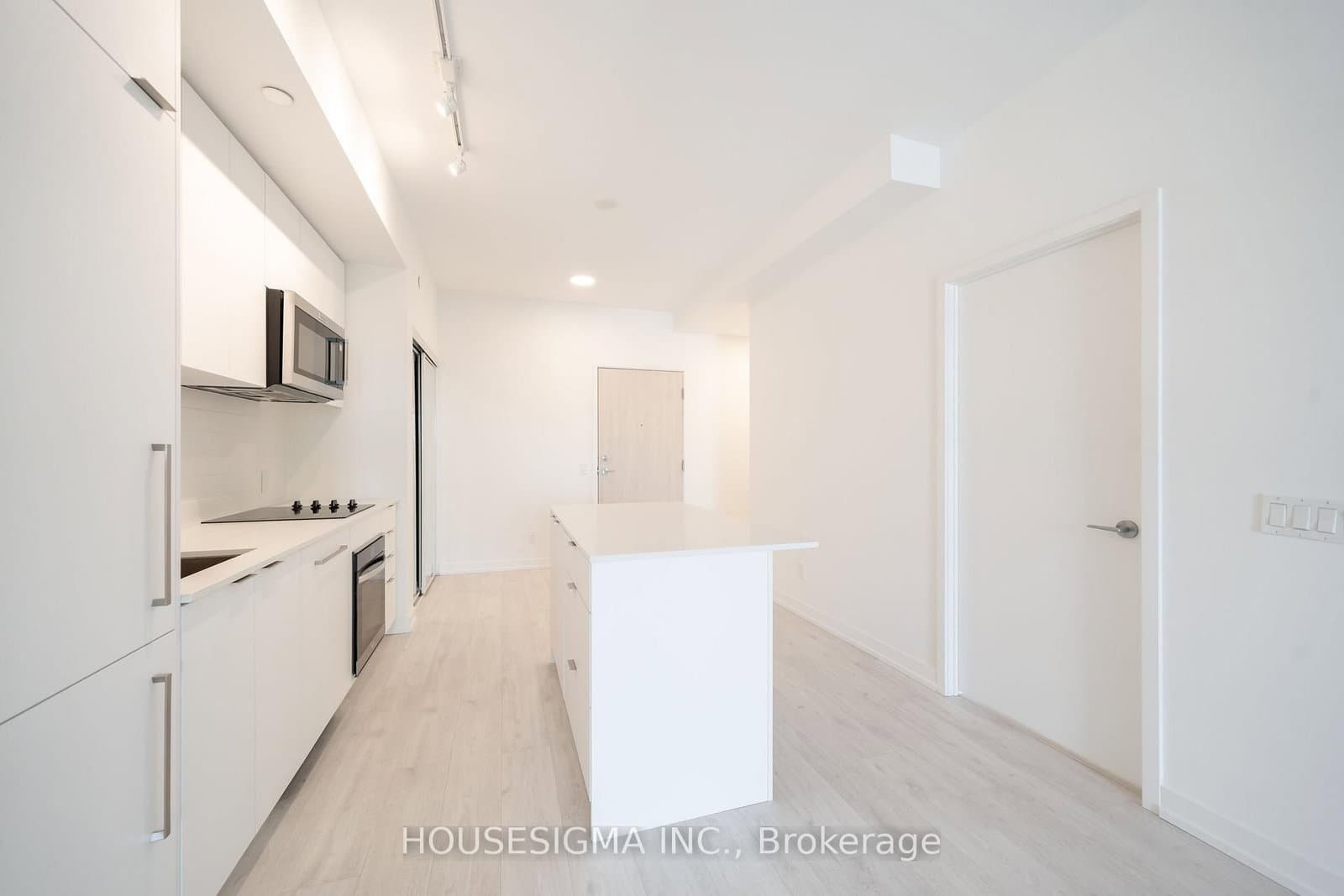 181 Sheppard Avenue E, Unit 703 thumbnail 8