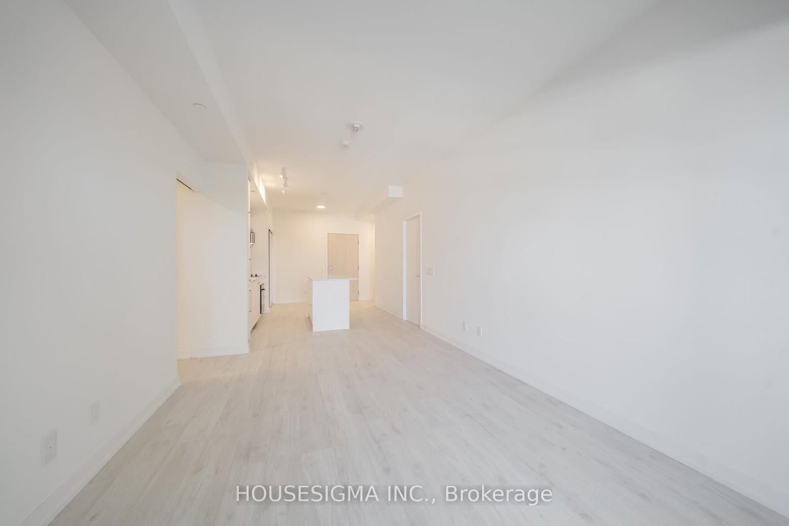 181 Sheppard Avenue E, Unit 703 thumbnail 9