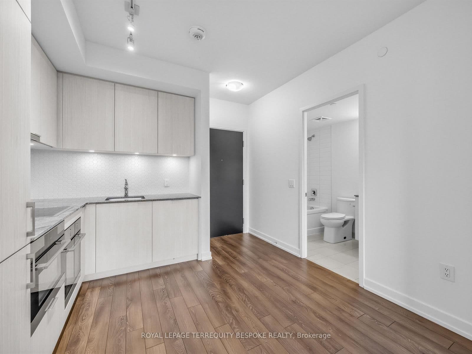 158 Front Street E, Unit 419 thumbnail 11
