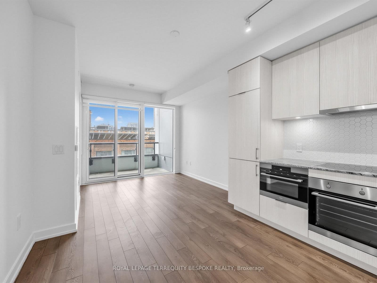 158 Front Street E, Unit 419 thumbnail 5