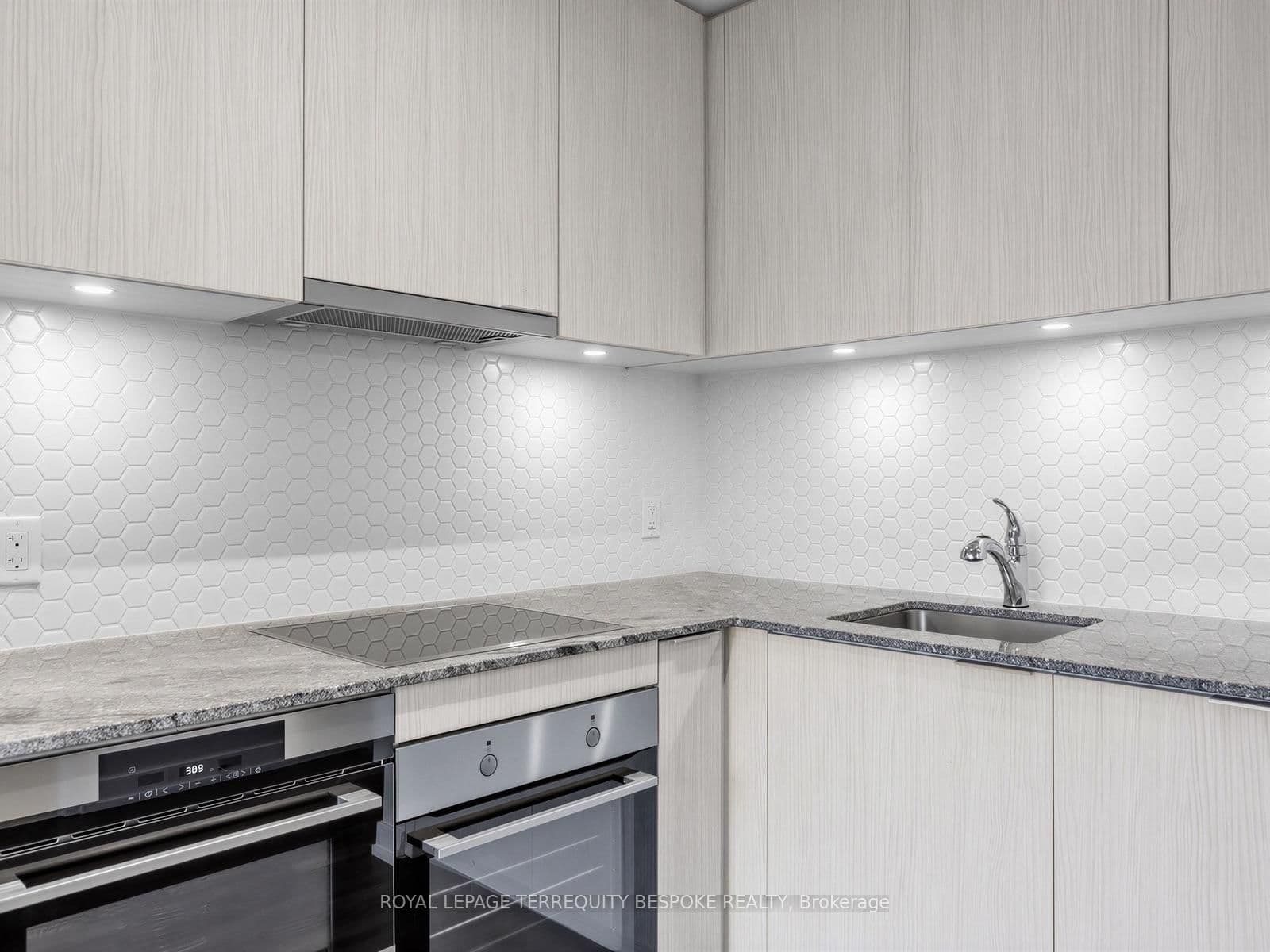 158 Front Street E, Unit 419 thumbnail 8