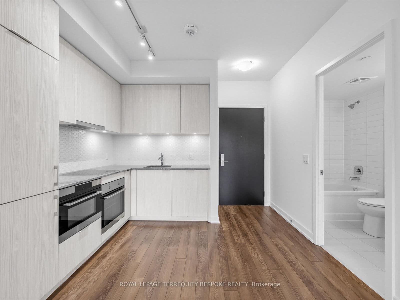 158 Front Street E, Unit 419 thumbnail 9