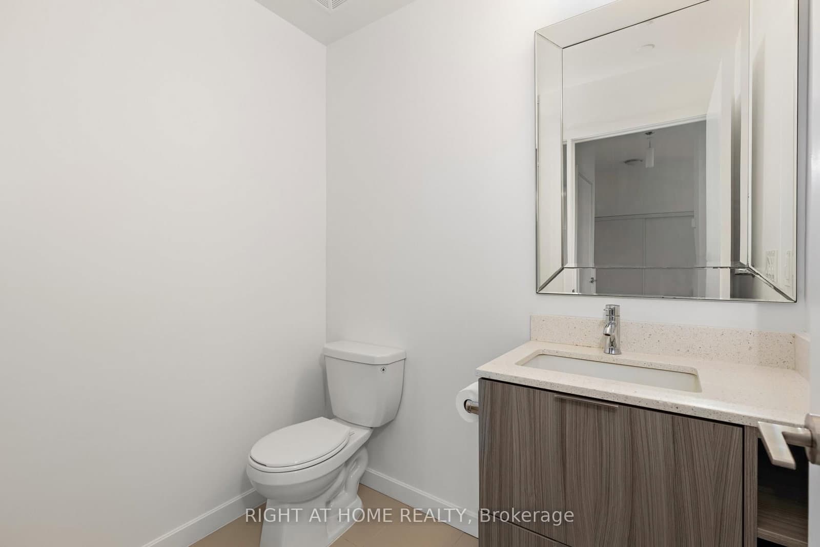 52 Forest Manor Road, Unit 108 thumbnail 32