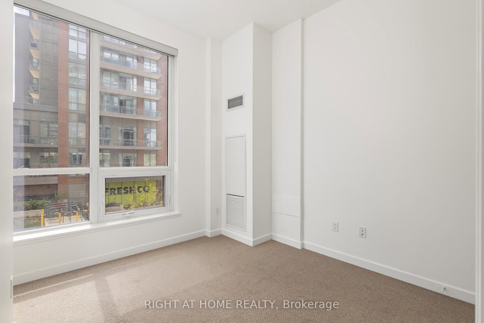 52 Forest Manor Road, Unit 108 thumbnail 20