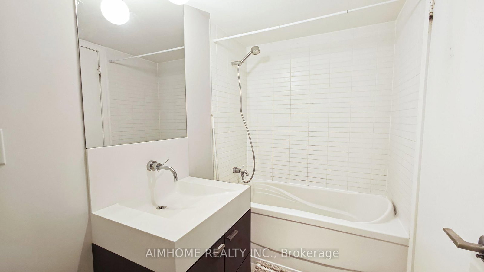 110 Charles Street E, Unit 1510 thumbnail 12