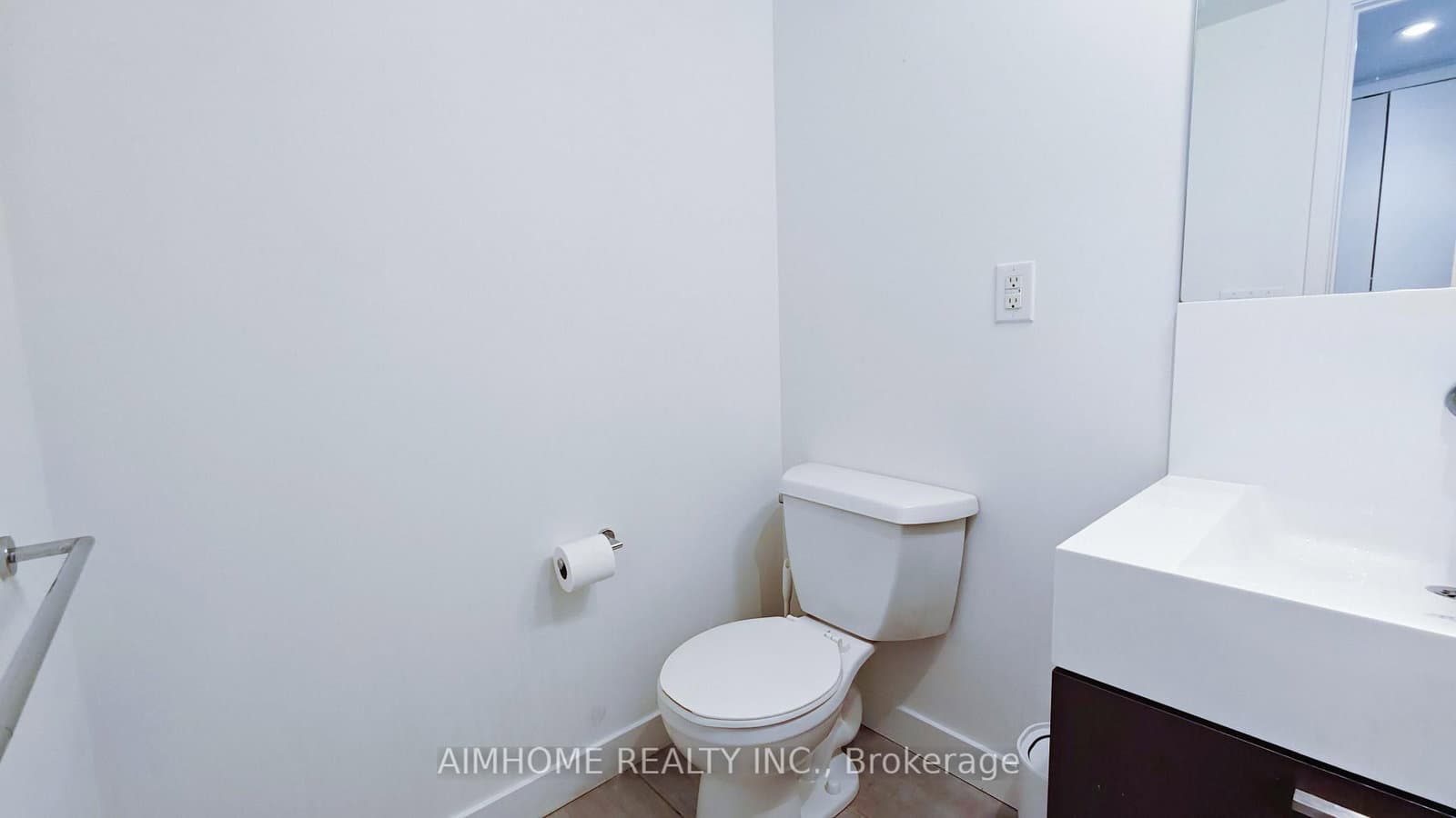 110 Charles Street E, Unit 1510 thumbnail 13