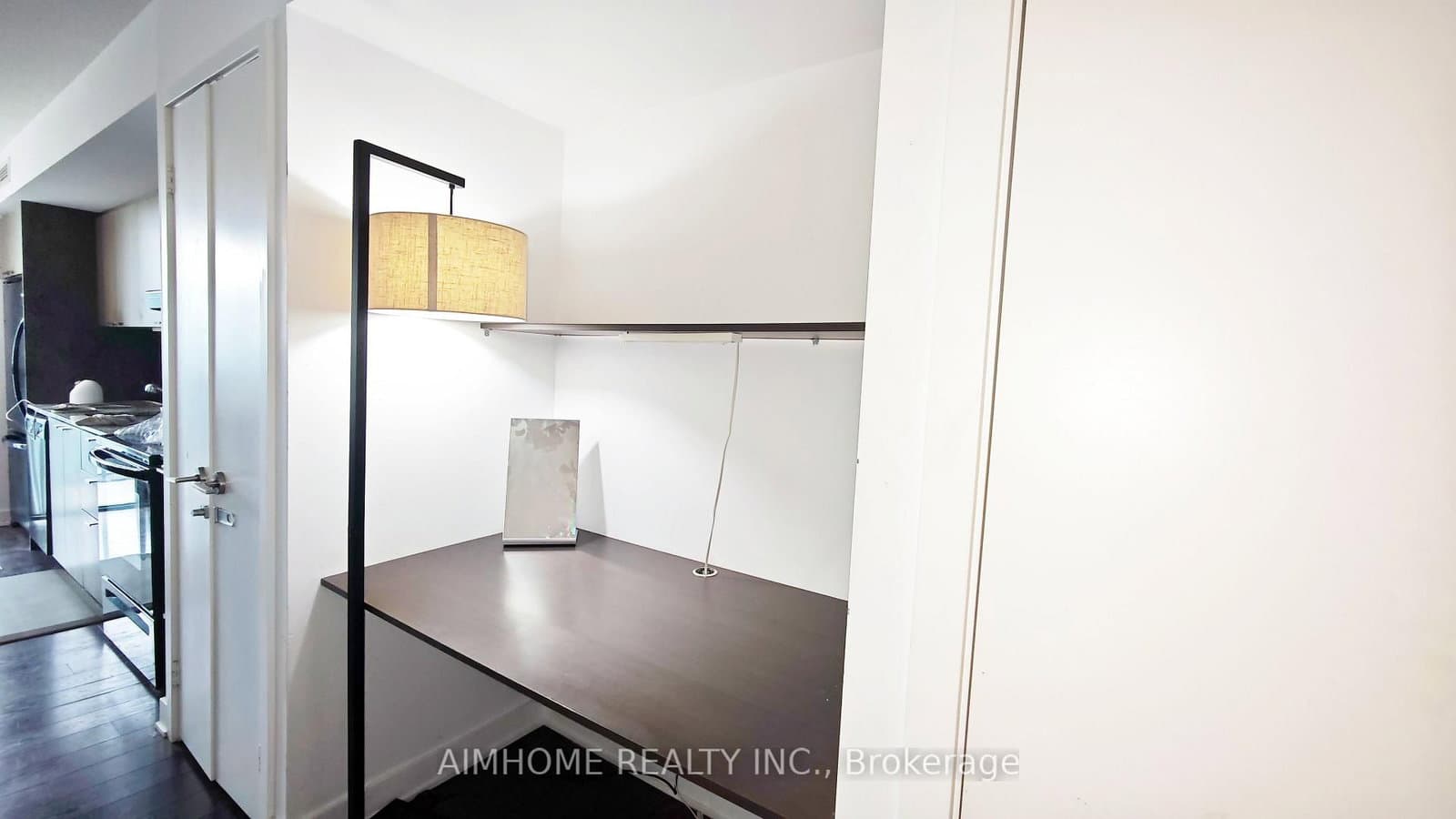 110 Charles Street E, Unit 1510 thumbnail 15