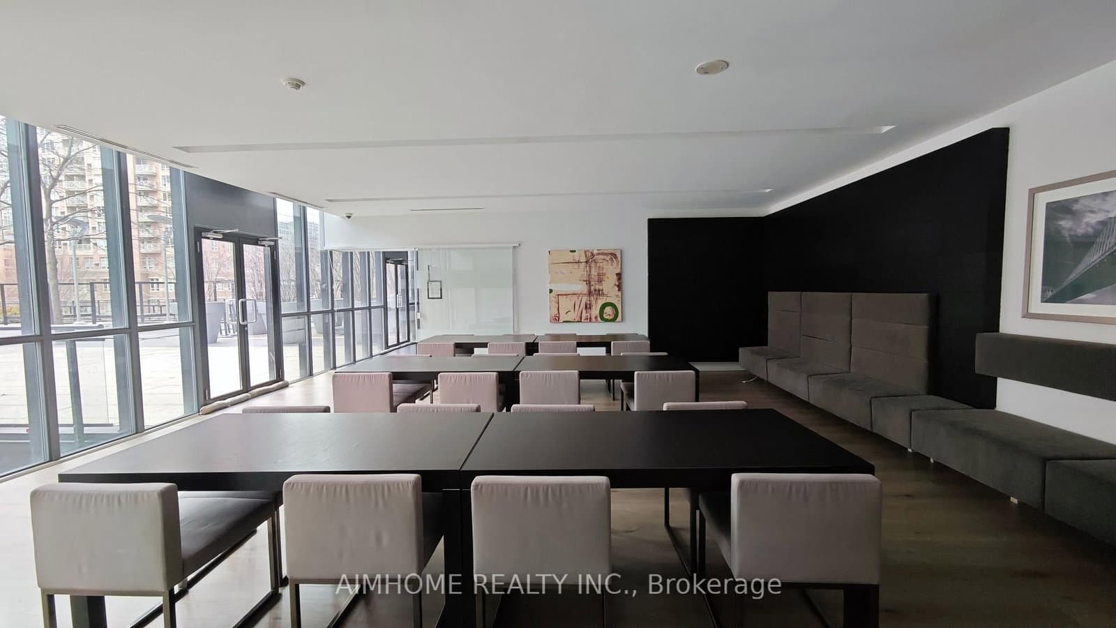110 Charles Street E, Unit 1510 thumbnail 22