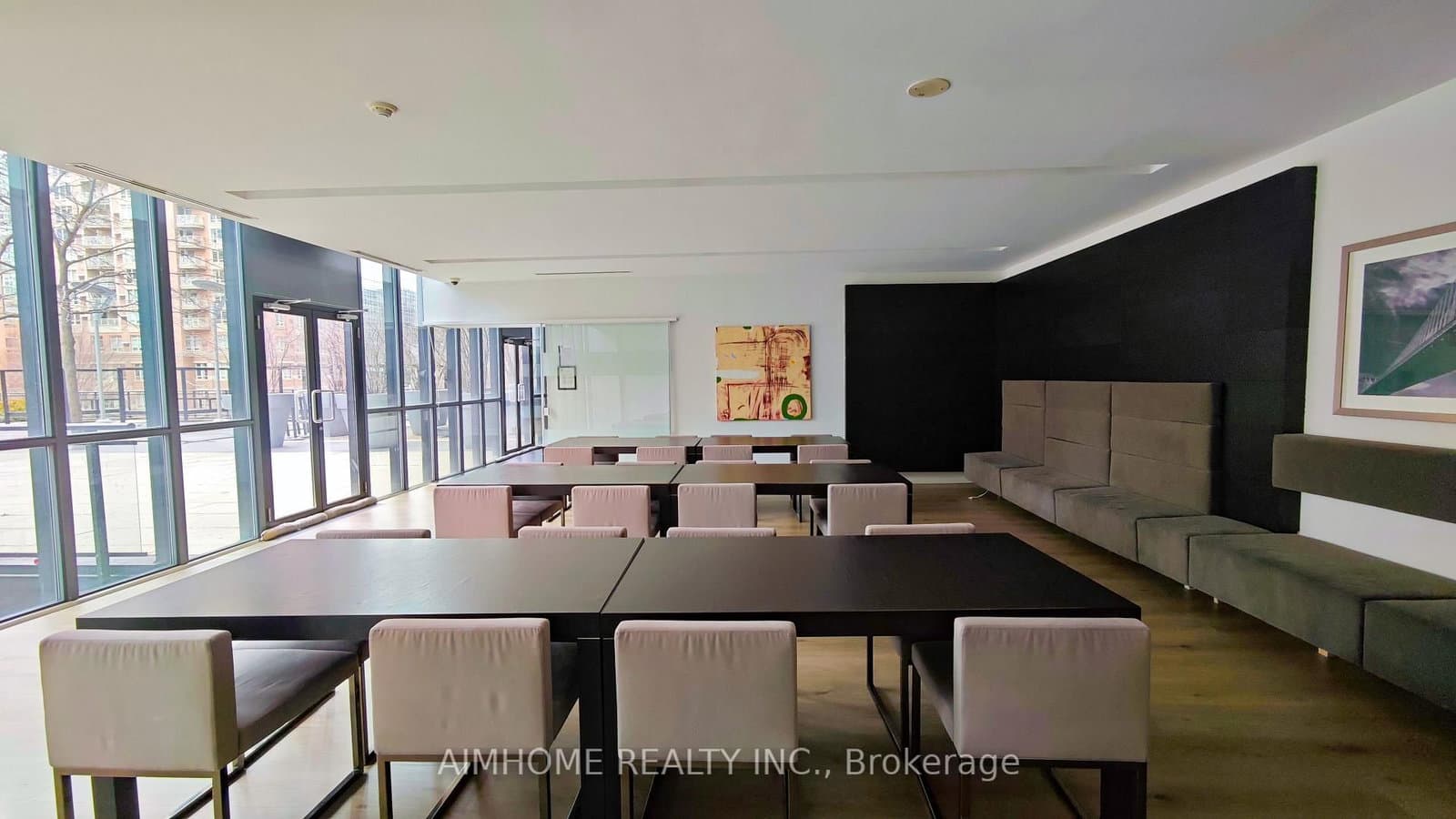 110 Charles Street E, Unit 1510 thumbnail 23