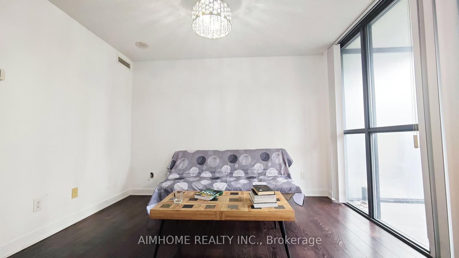 110 Charles Street E, Unit 1510 thumbnail 3