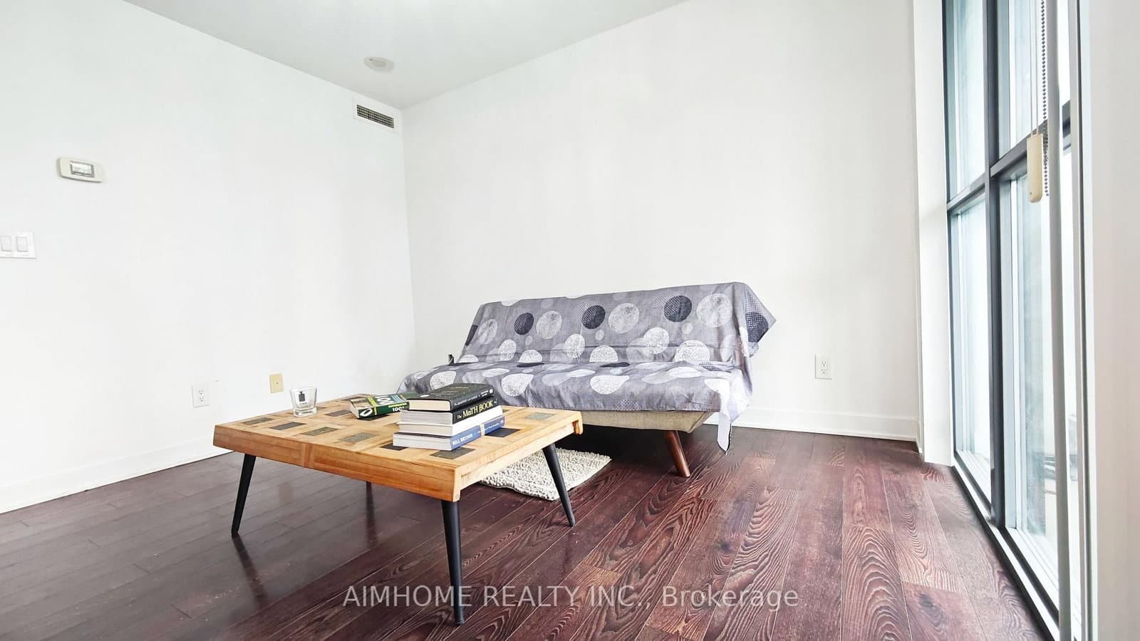 110 Charles Street E, Unit 1510 thumbnail 4