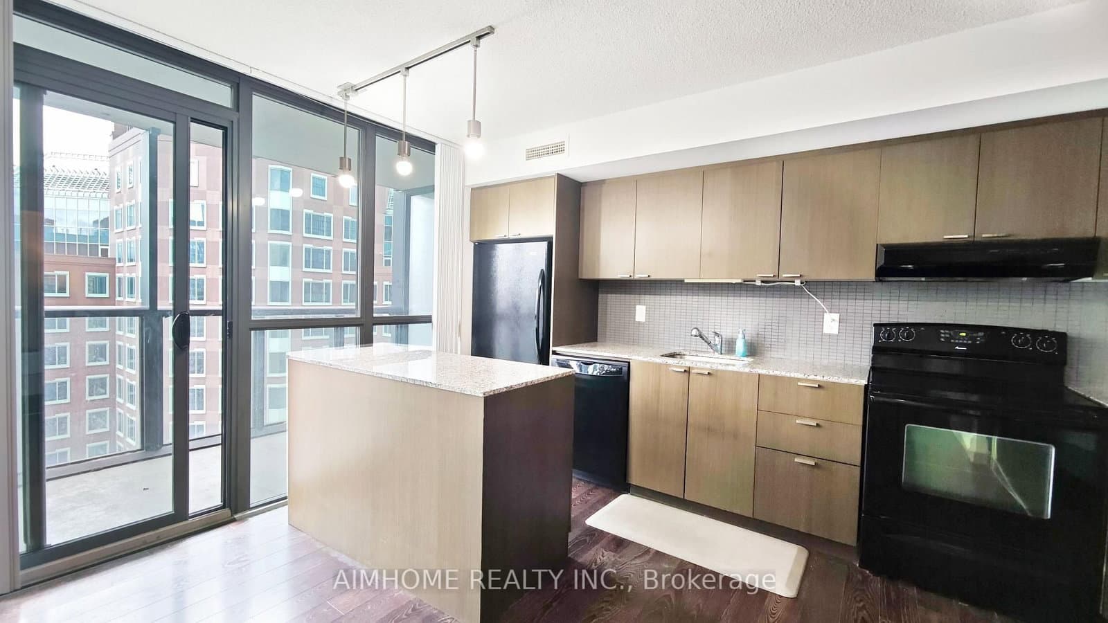 110 Charles Street E, Unit 1510 thumbnail 6
