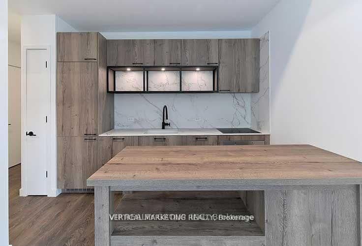 505 Richmond Street W, Unit 423 thumbnail 2