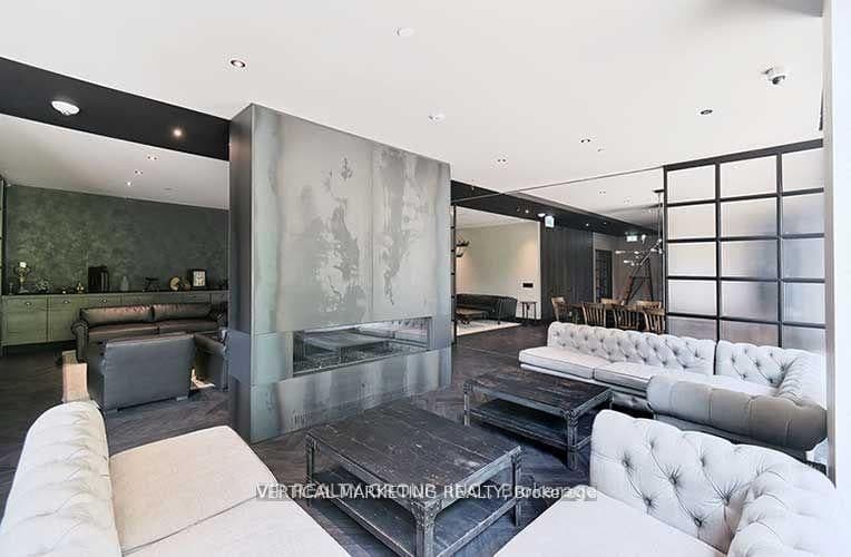 505 Richmond Street W, Unit 423 thumbnail 28