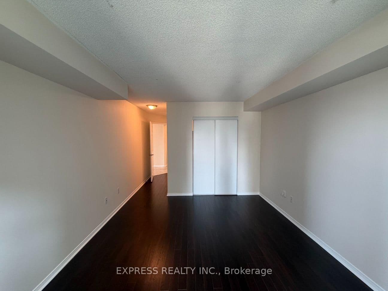29 Pemberton Avenue, Unit 903 thumbnail 12