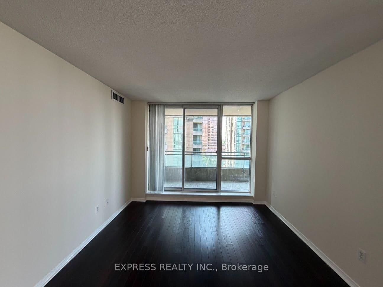 29 Pemberton Avenue, Unit 903 thumbnail 6