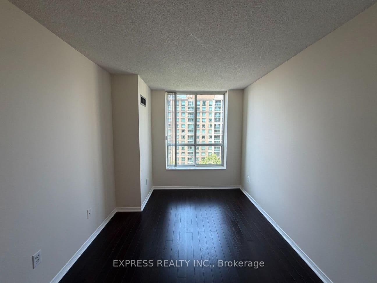 29 Pemberton Avenue, Unit 903 thumbnail 8