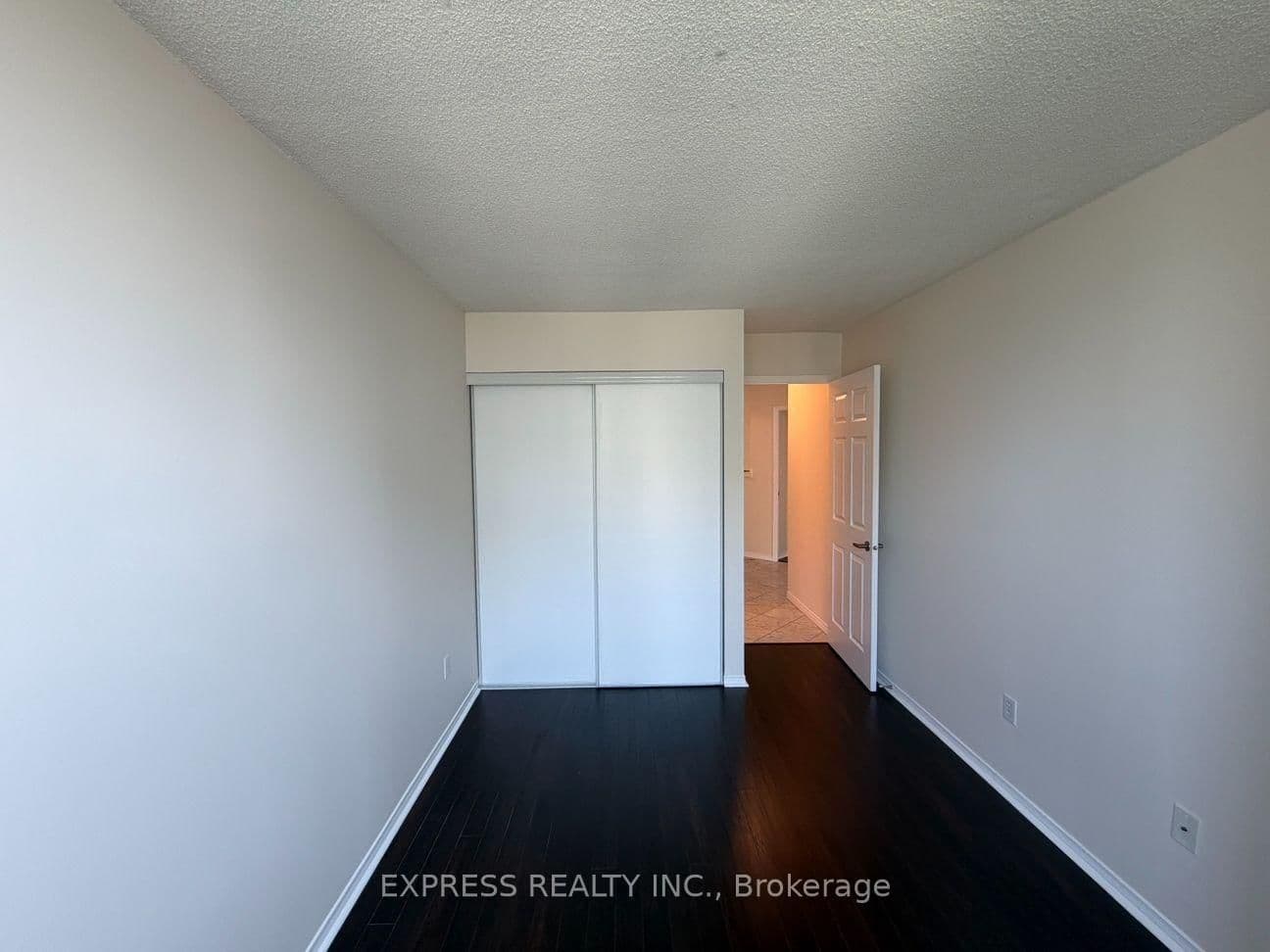 29 Pemberton Avenue, Unit 903 thumbnail 9