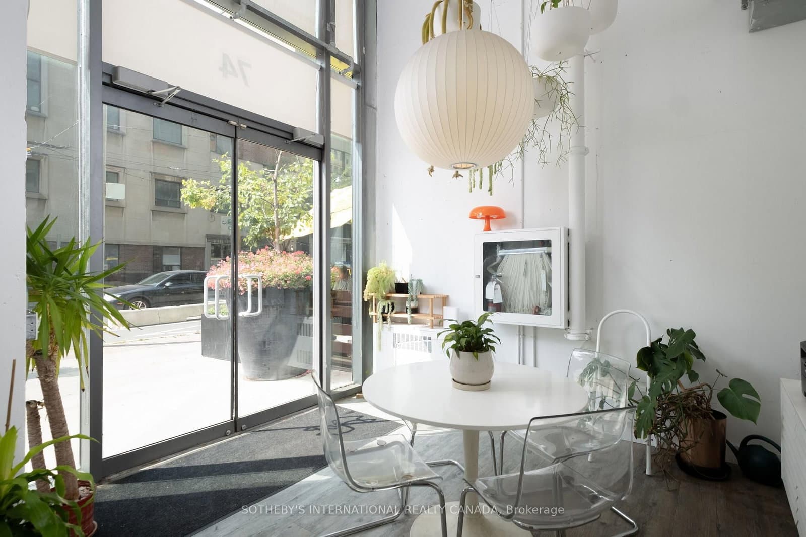 74 Adelaide Street E thumbnail 3