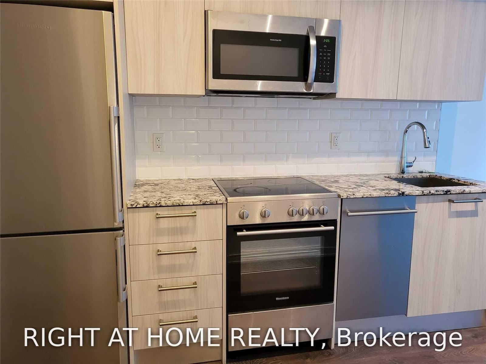 28 Wellesley Street E, Unit 207 thumbnail 2