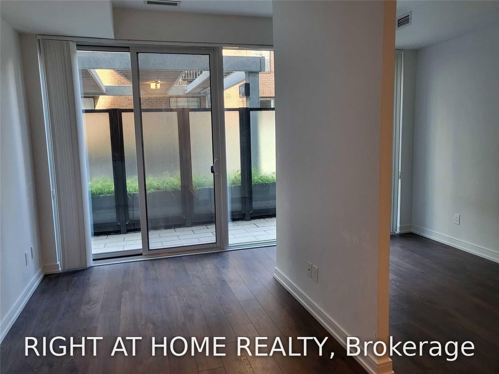 28 Wellesley Street E, Unit 207 thumbnail 5