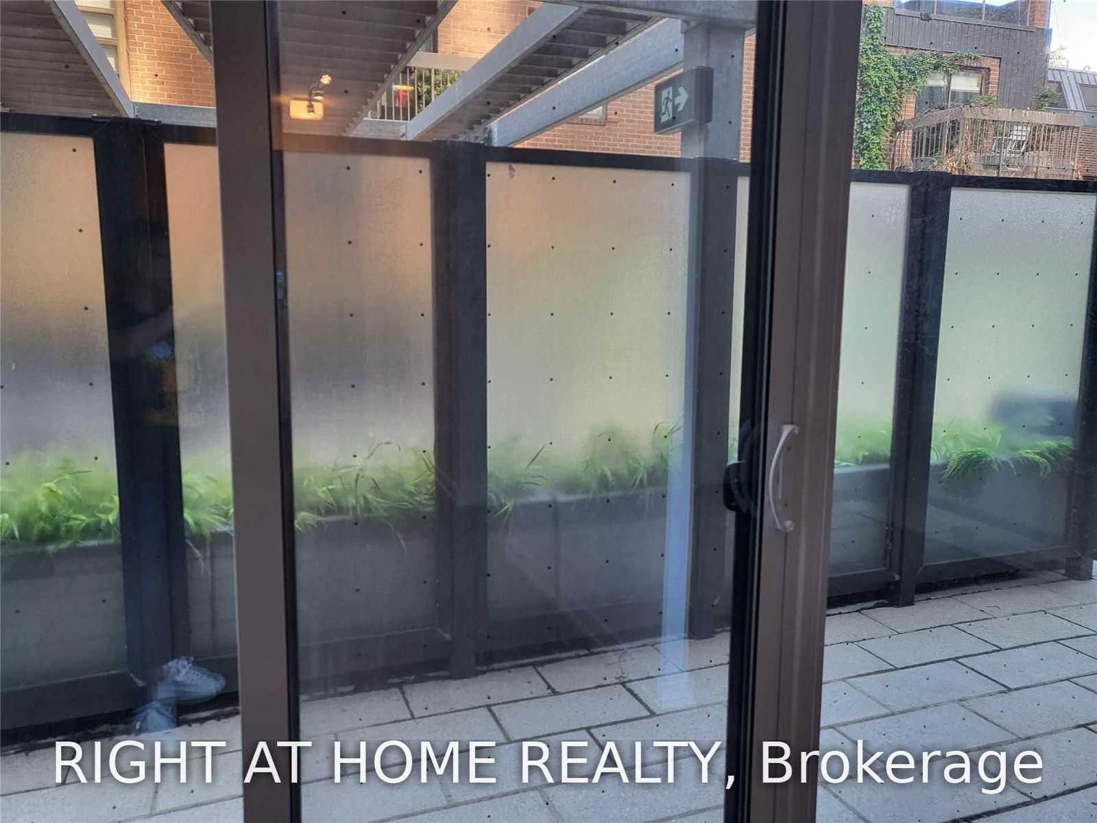 28 Wellesley Street E, Unit 207 thumbnail 7