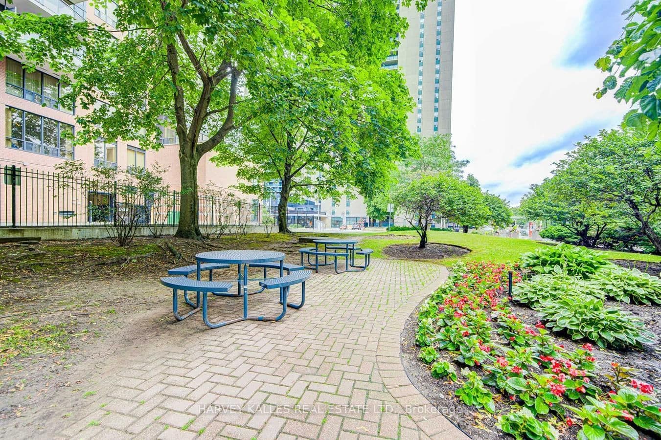 45 Sheppard Avenue E, Unit 930 thumbnail 10