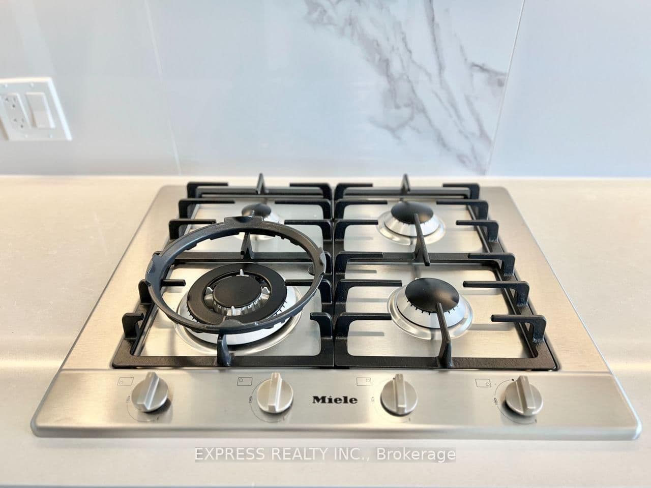 68 Esther Shiner Boulevard, Unit 1008 thumbnail 8