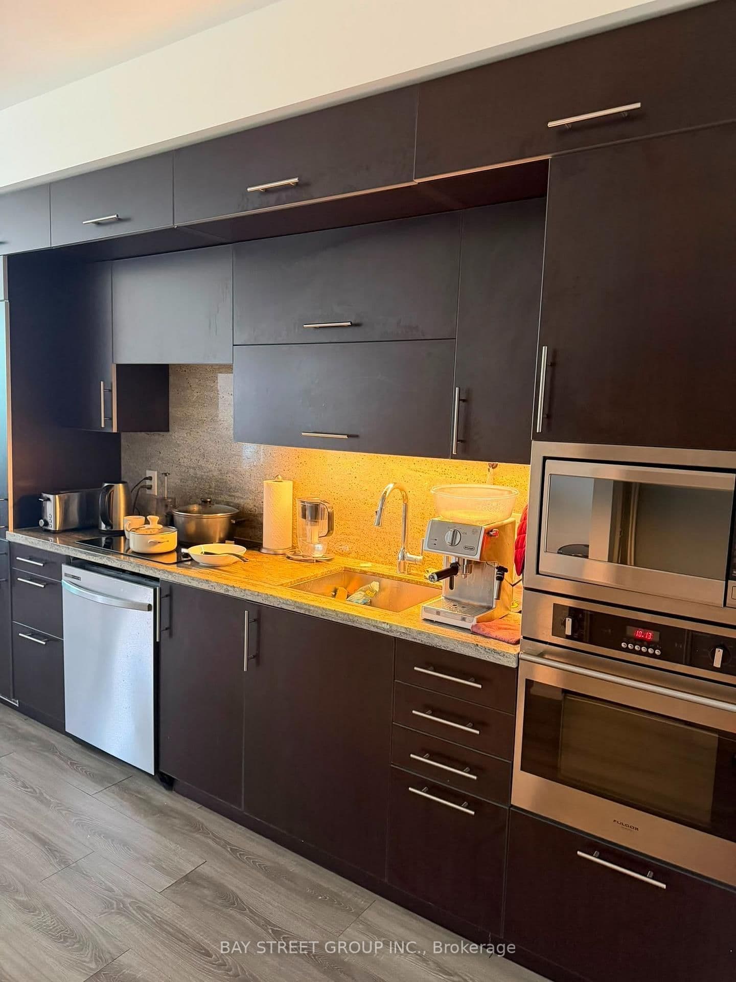 2 Anndale Drive, Unit 811 thumbnail 4